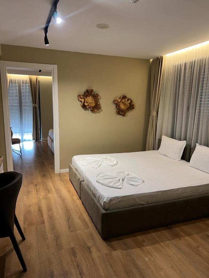 Eter Hotel Golem  Luaran gambar