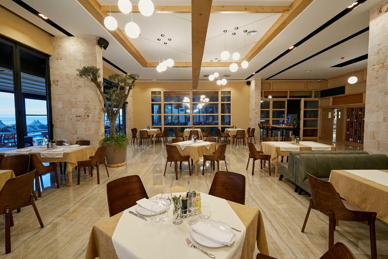 Eter Hotel Golem  Luaran gambar